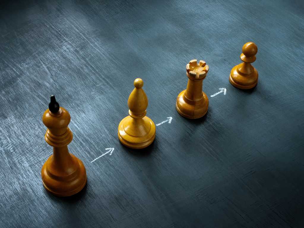 Chess pieces displaying succession